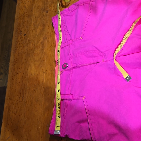 Magenta Title Nine capris, size 6 - Picture 12 of 13